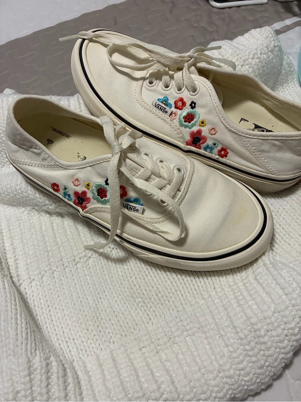 Vans Cream Canvas Sneakers with Multicolor Floral Embroidery